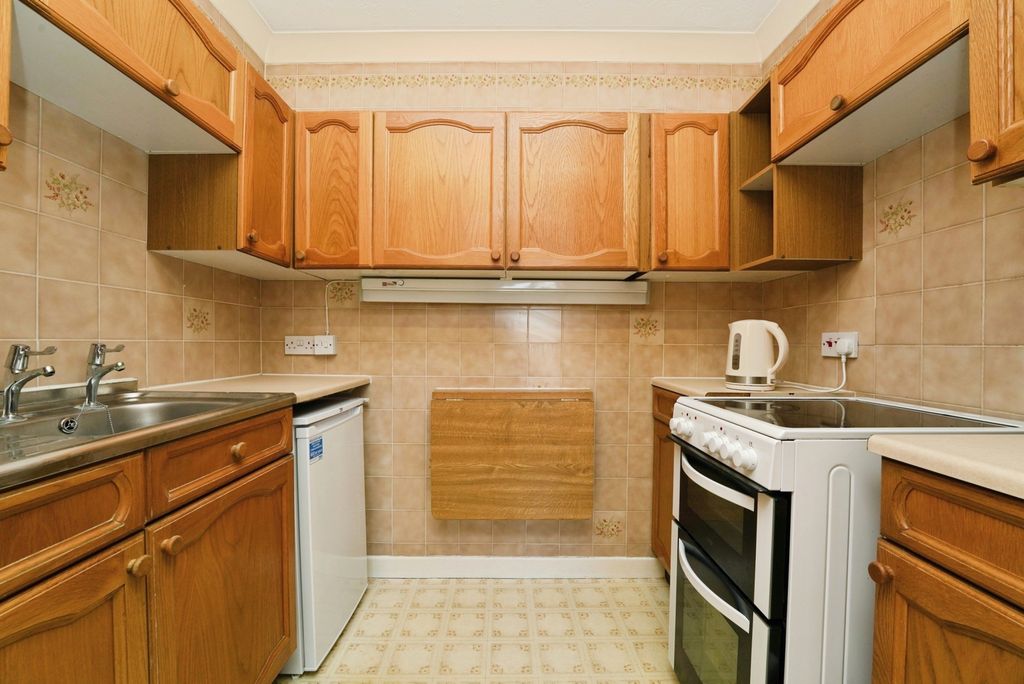 Property photo 3 of 11 Pbox-Img.Jpg