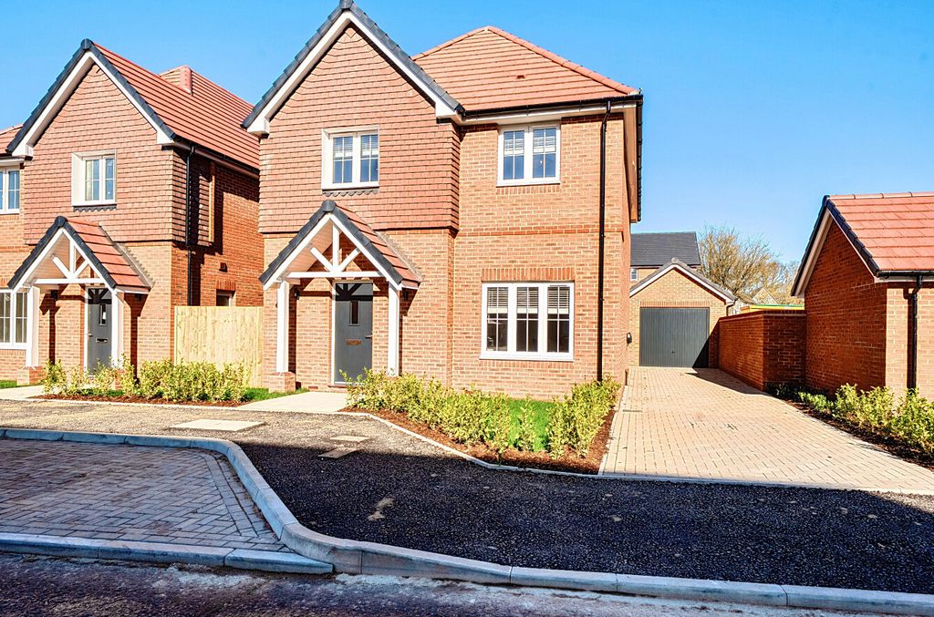 Property photo 1 of 24 1430938-3-69ba7Bd...