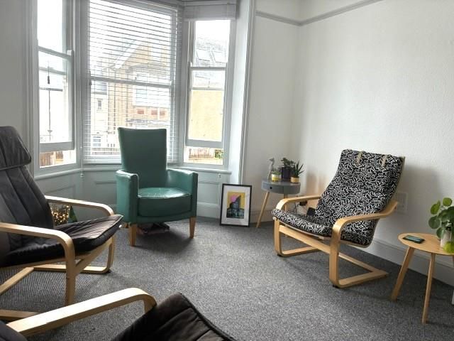 Property photo 3 of 12 Kim - Lounge.Jpeg