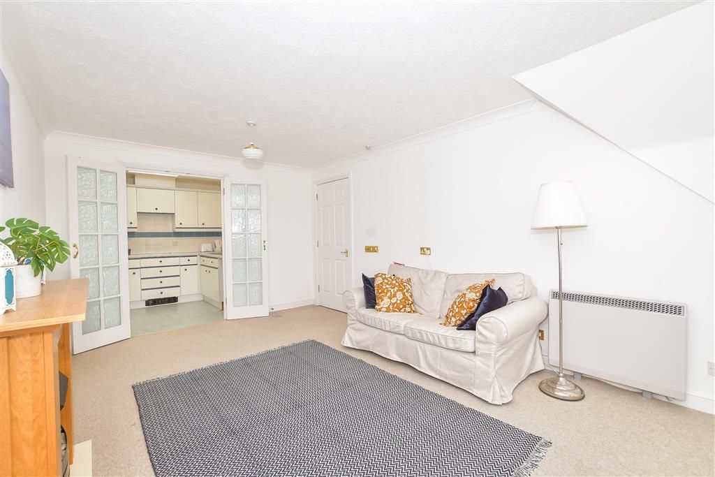 Property photo 3 of 11 Lounge/Diner