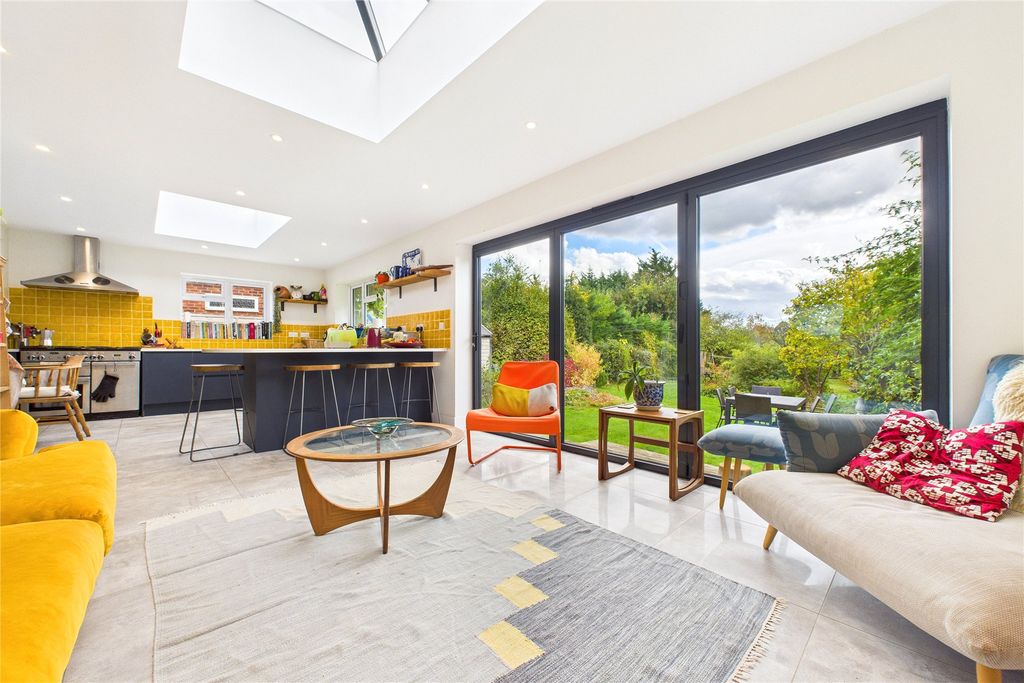 Property photo 2 of 20 Picture No. 12