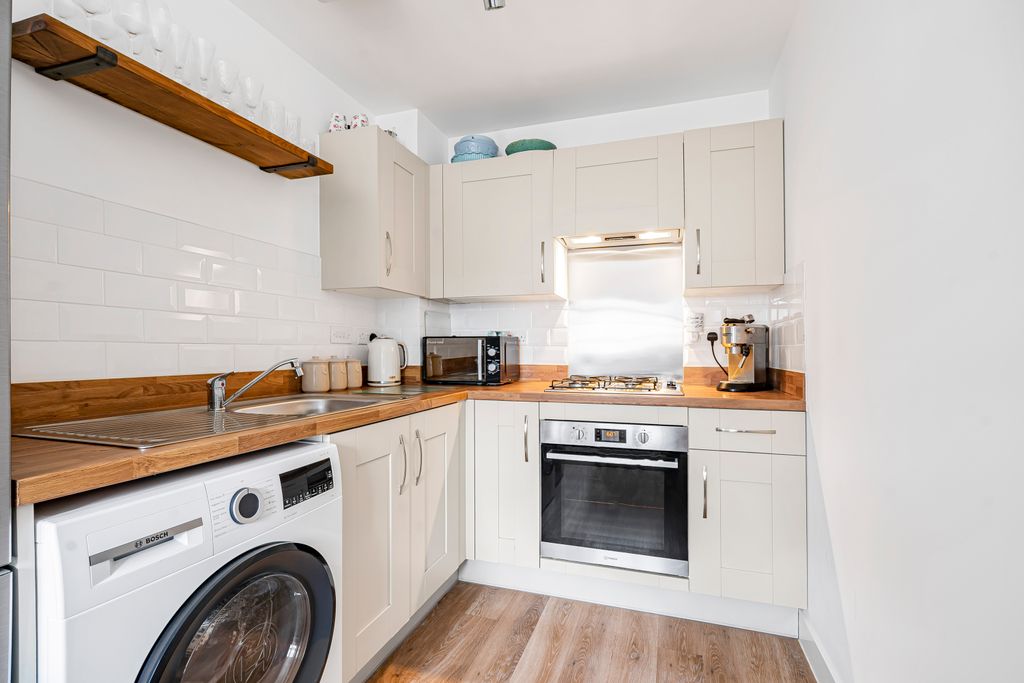 Property photo 2 of 16 Kitchen