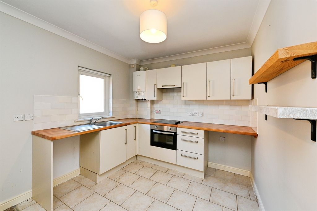 Property photo 3 of 12