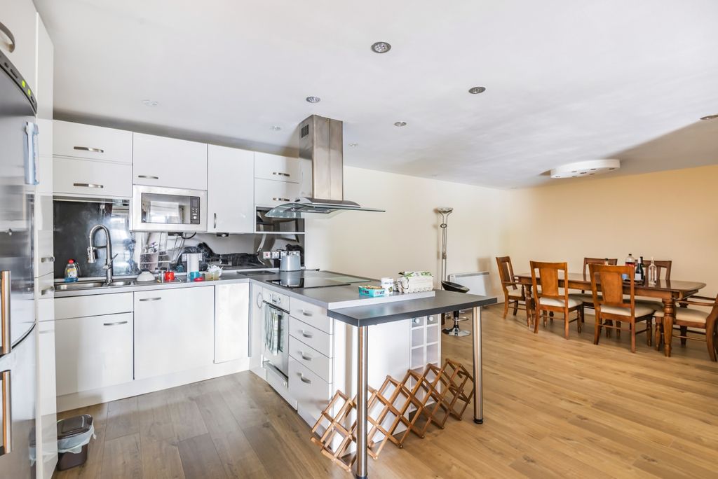 Property photo 1 of 7 636722 (2)