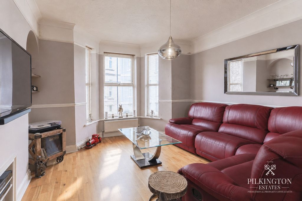 Property photo 2 of 14 5209713