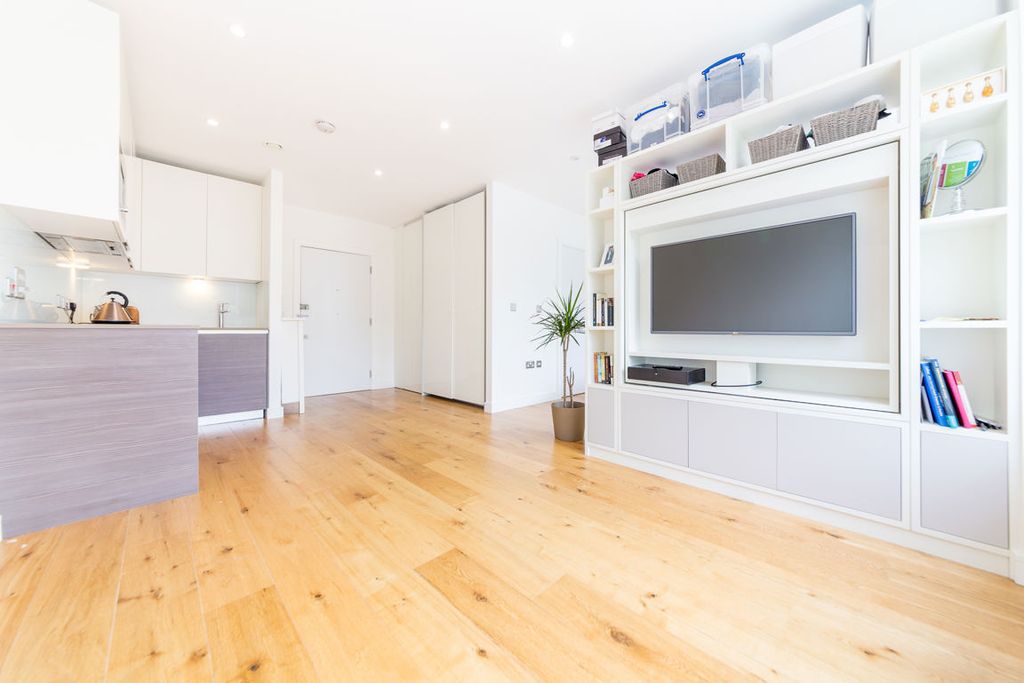 Property photo 3 of 11