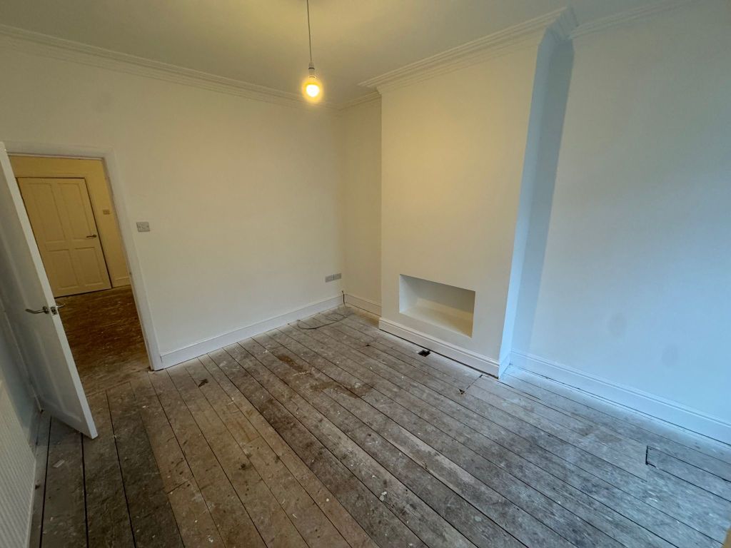 Property photo 3 of 6 Living Room