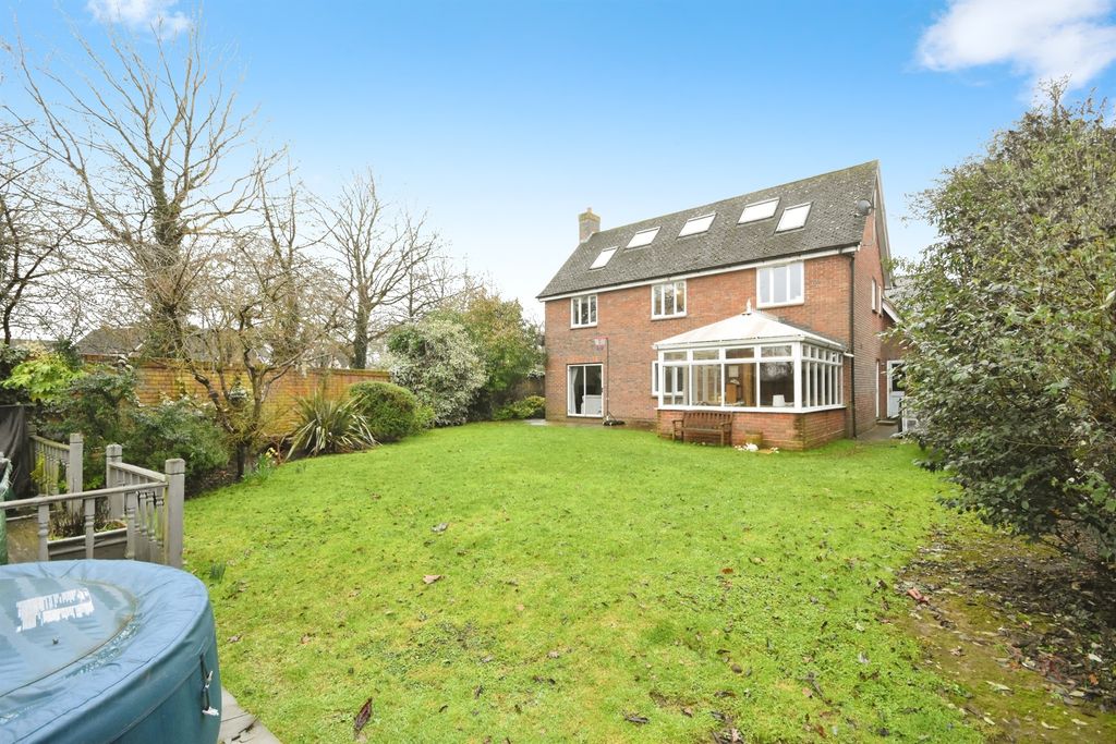 Property photo 3 of 27