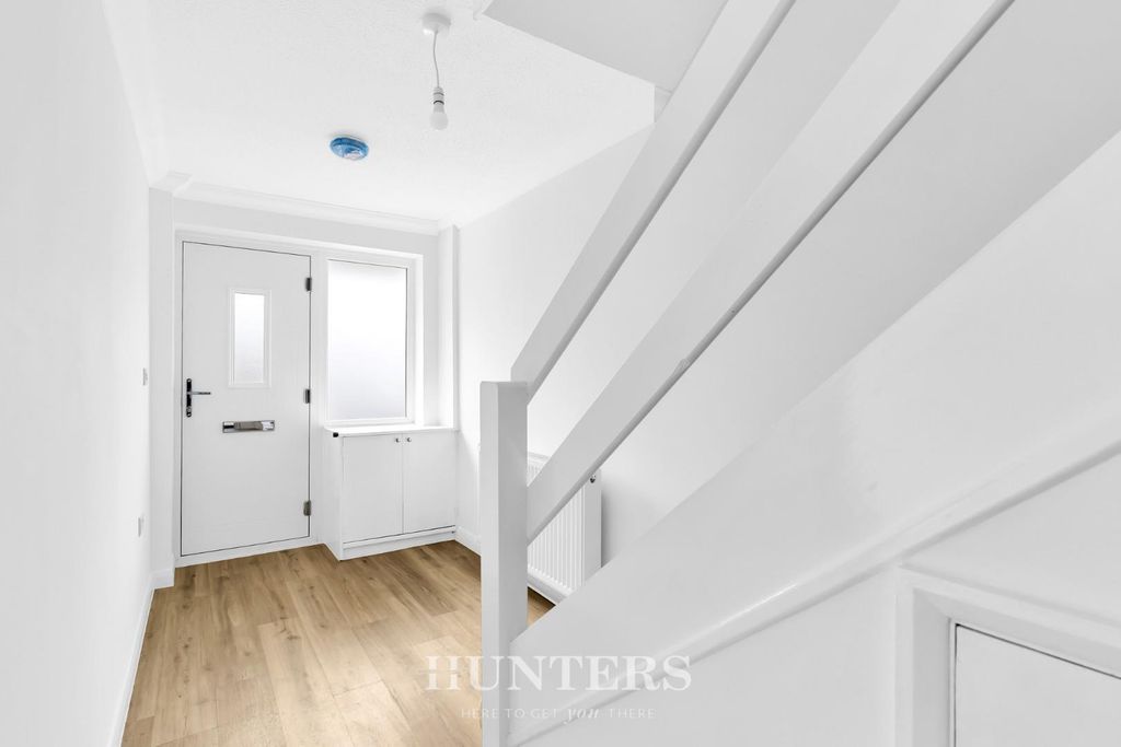 Property photo 2 of 19 Arnold Drive (1).Jpg