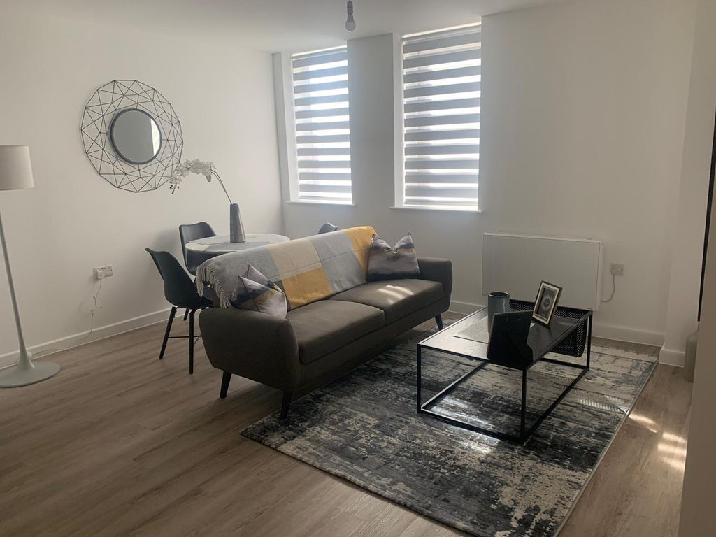 Property photo 1 of 7 Living Room