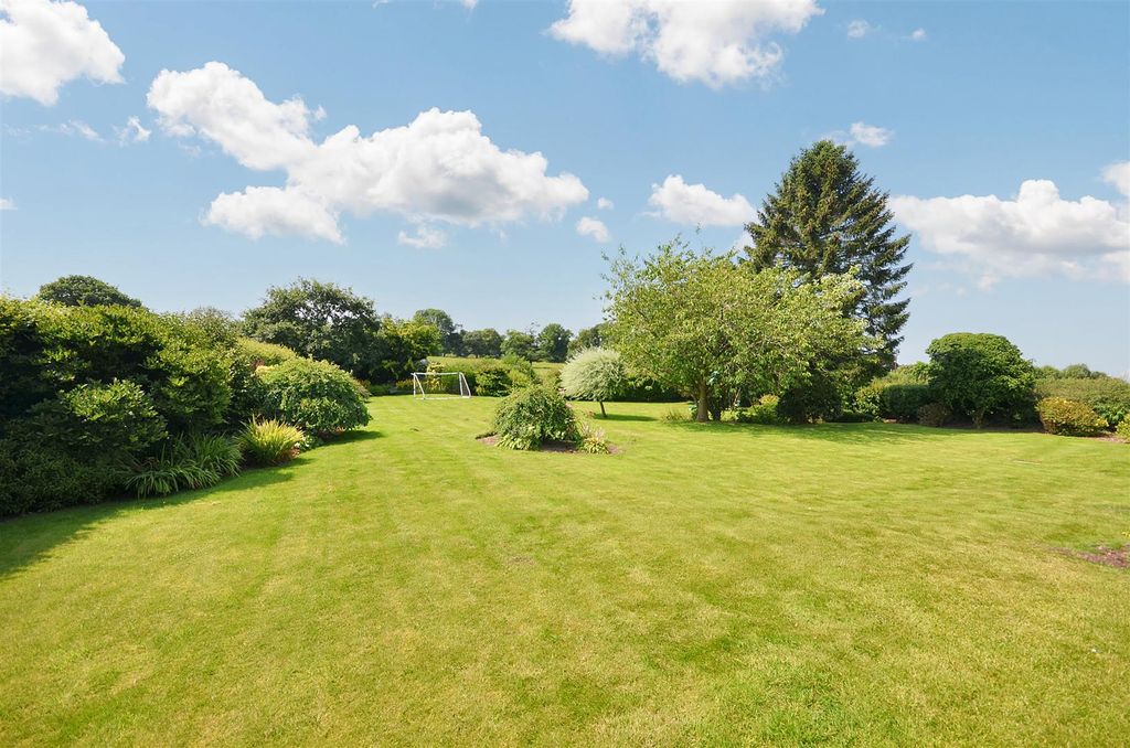 Property photo 3 of 20