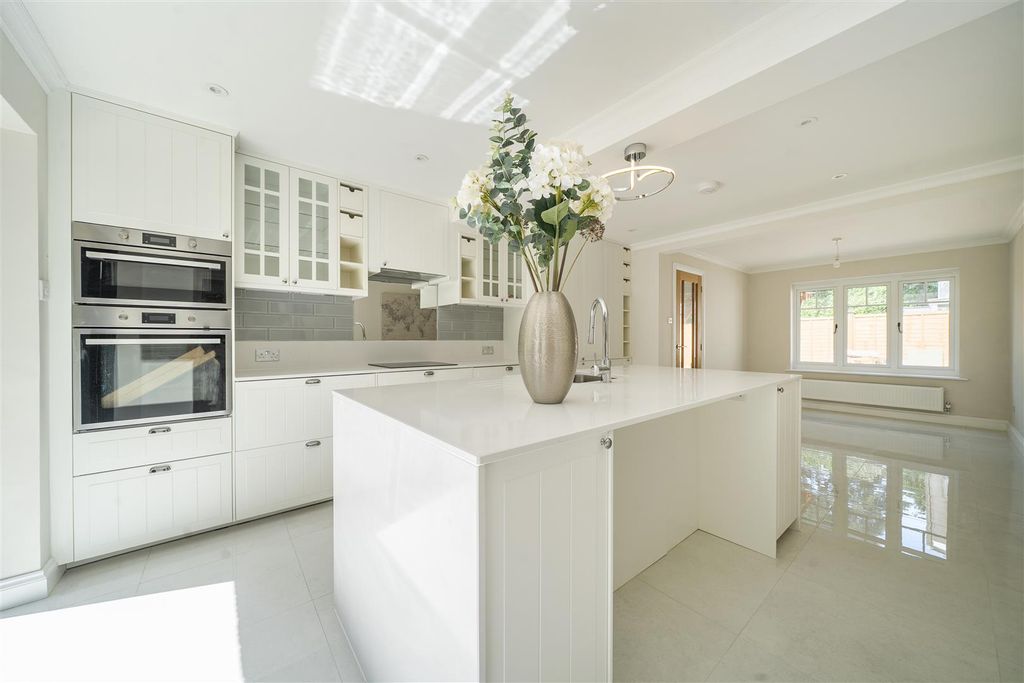 Property photo 2 of 21 Kitchen.Breakfast Dining Room 3.Jpg