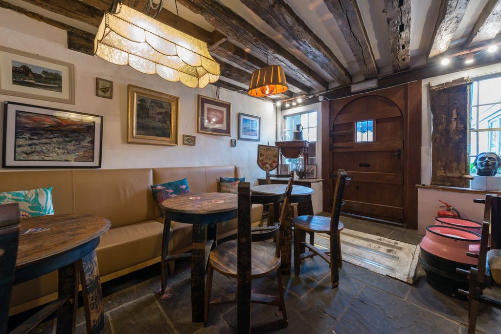 Property photo 2 of 19 Picture 2