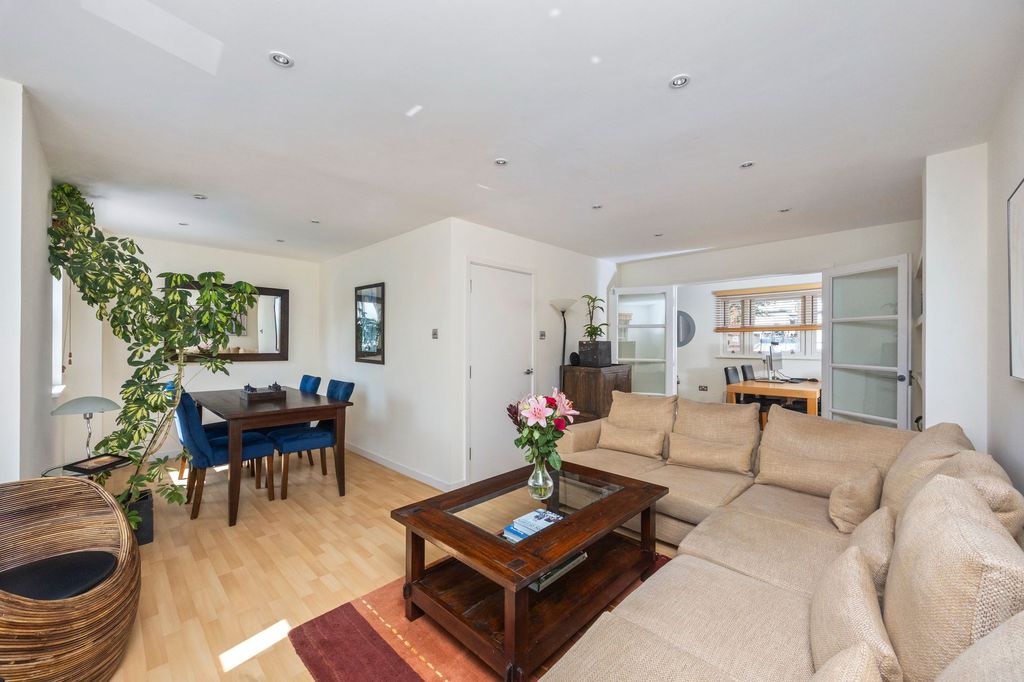 Property photo 3 of 26