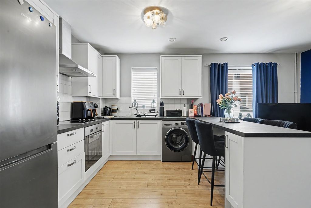 Property photo 3 of 12 Kitchen Diner 1_2.Jpeg