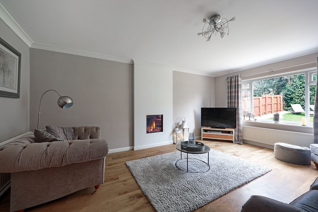 Property photo 2 of 28 4836843