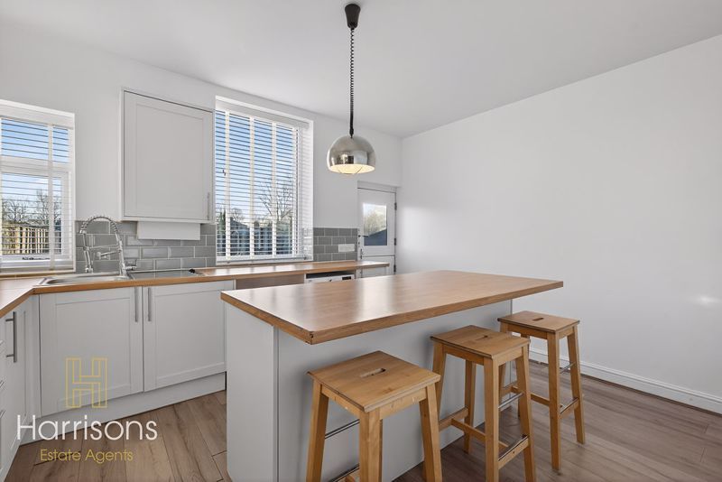 Property photo 2 of 19 Photo 16