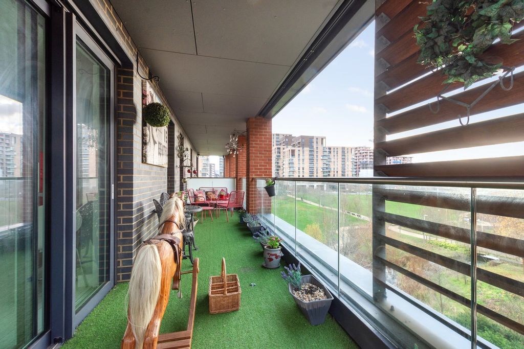 Property photo 2 of 26