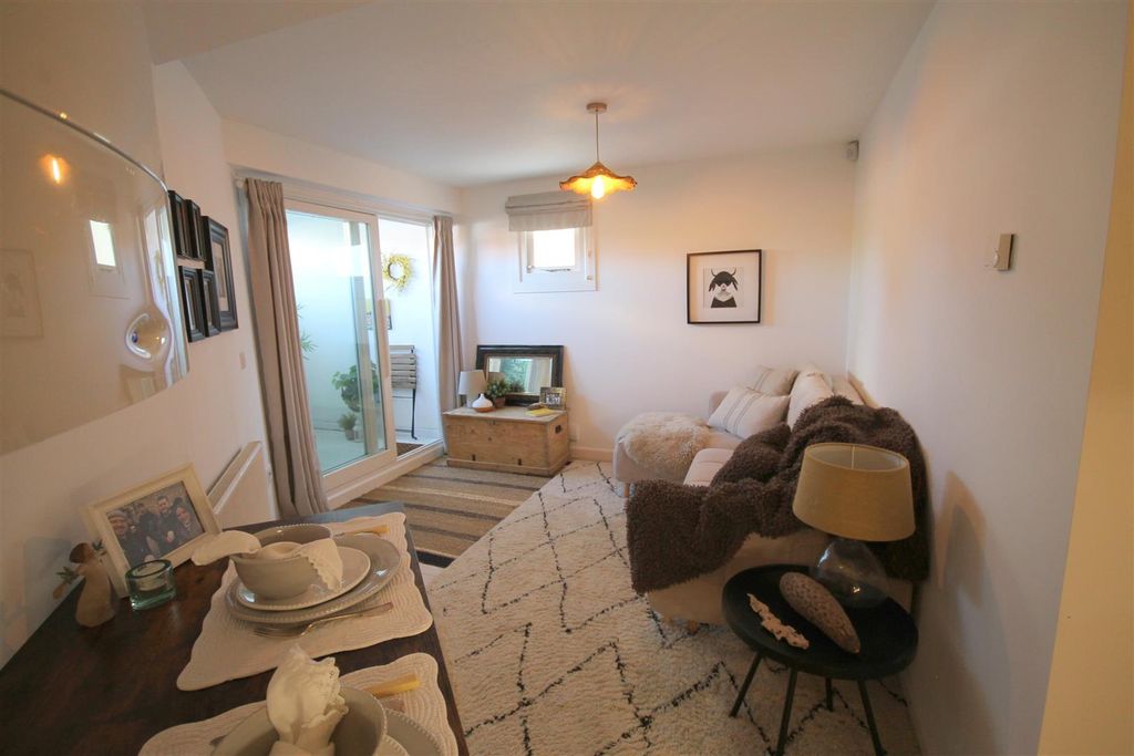 Property photo 3 of 15 Bh Lounge i.Jpg