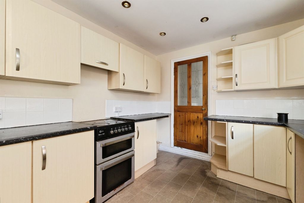 Property photo 2 of 14