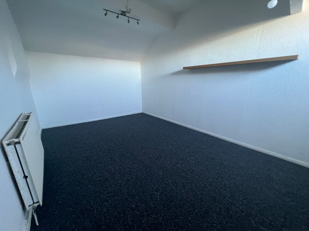 Property photo 2 of 6 Image