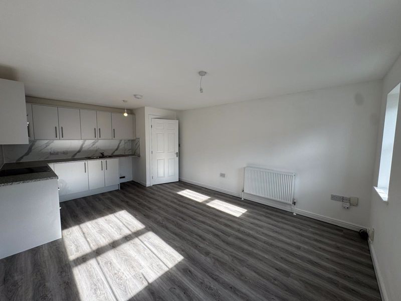 Property photo 3 of 11 Photo 4