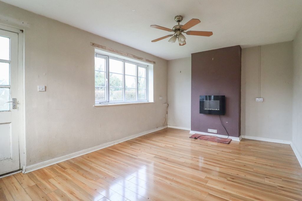 Property photo 2 of 17 4841491