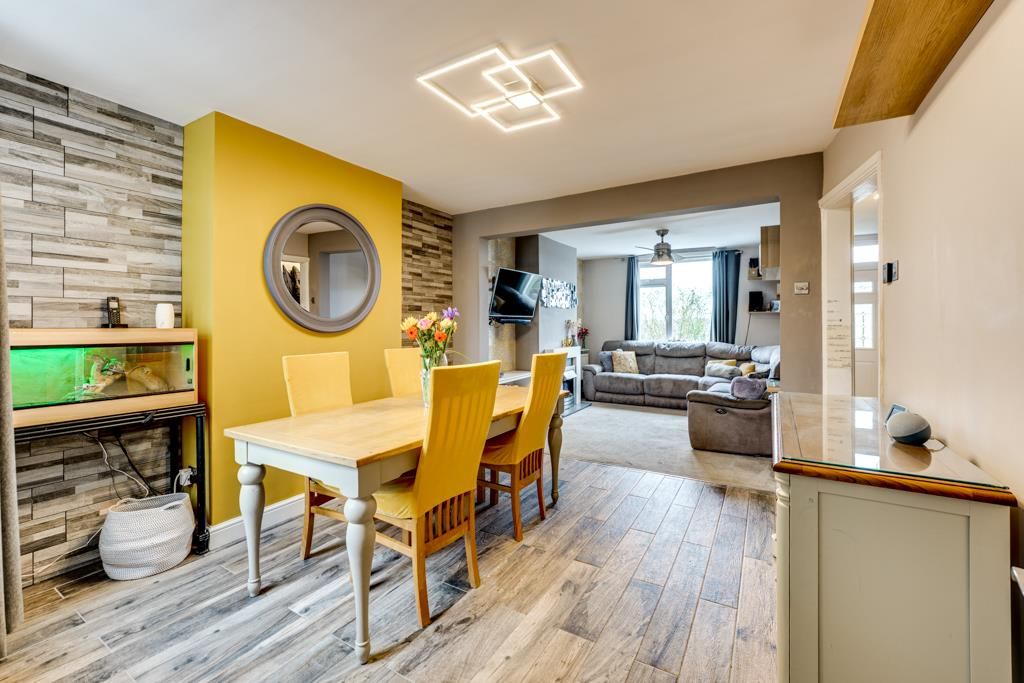 Property photo 3 of 28 11 Crouch Road, Irthlingborough-13.Jpg