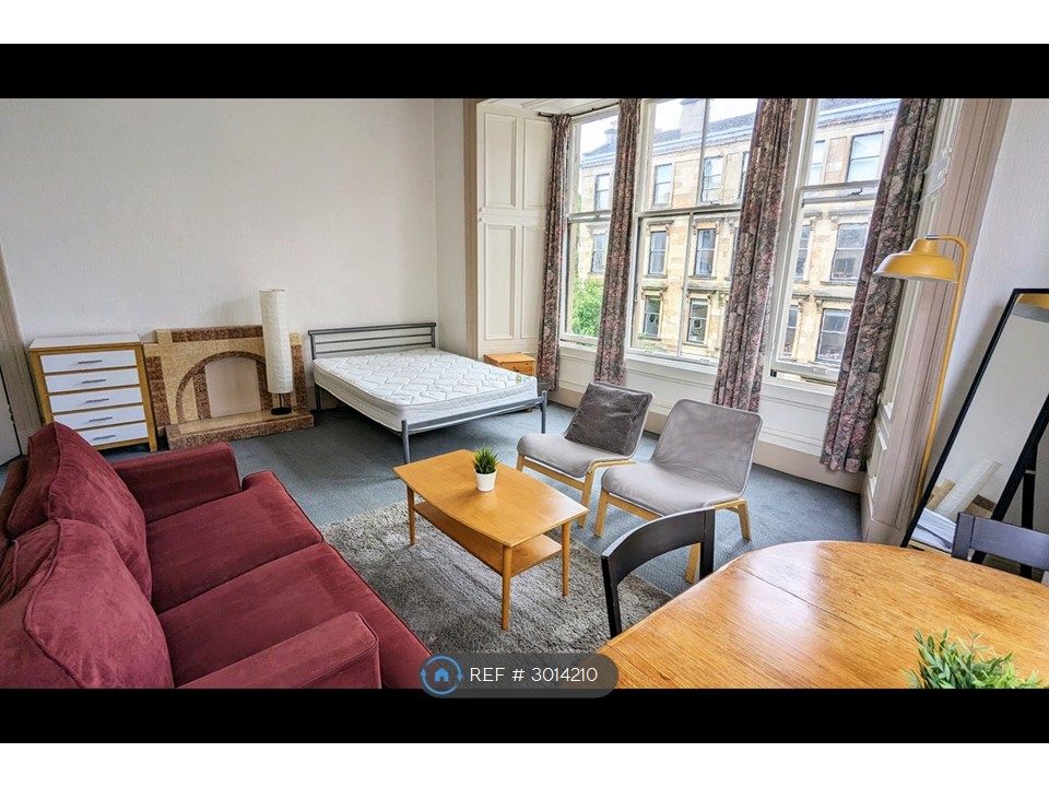 Property photo 2 of 15 Lounge/ Bed Room 1