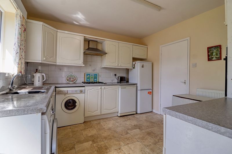 Property photo 3 of 13 Kitchen