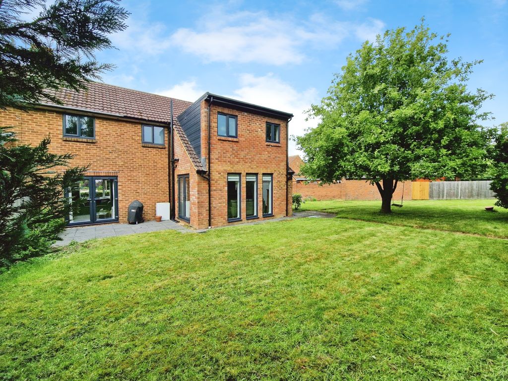 Property photo 1 of 28 1000045347