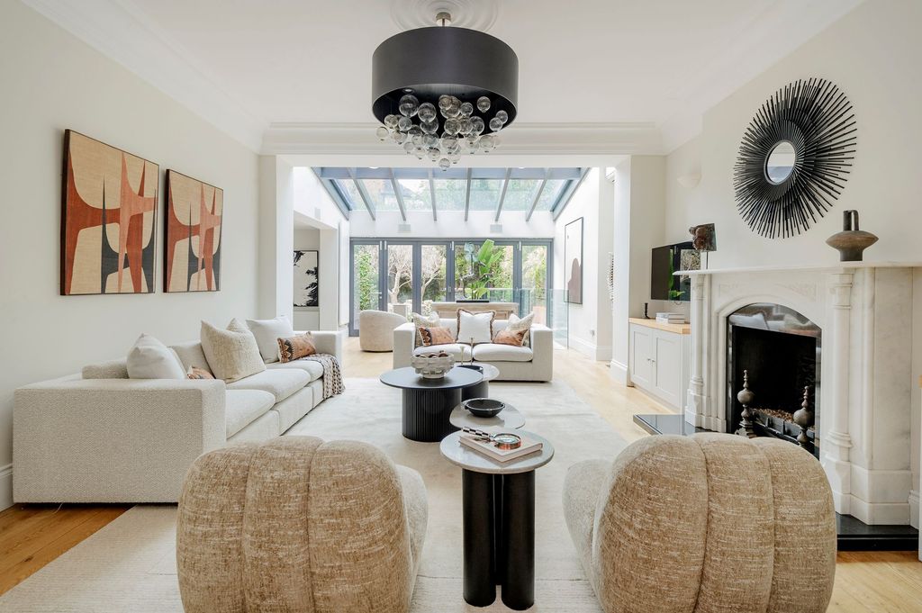 Property photo 1 of 30