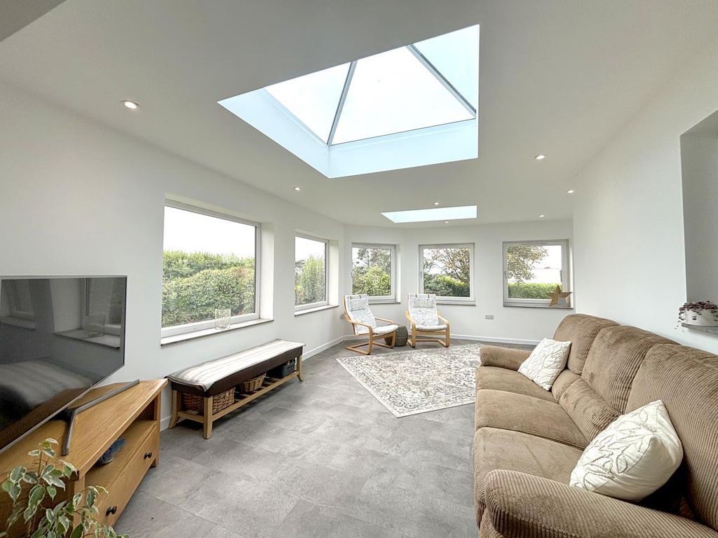 Property photo 3 of 35 Image00034.Jpg