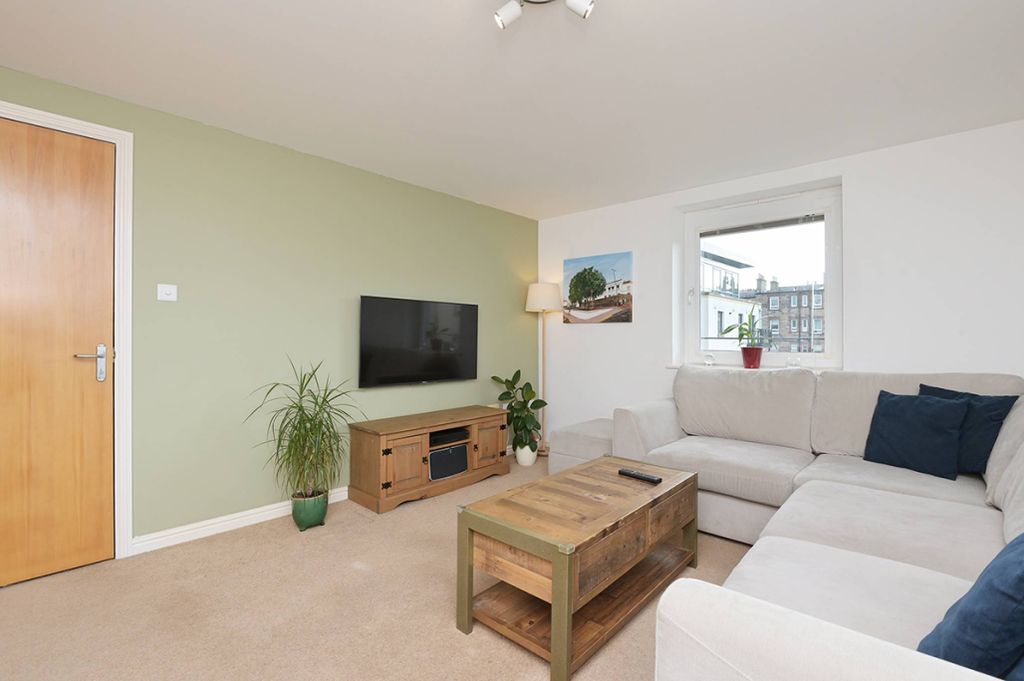 Property photo 2 of 27