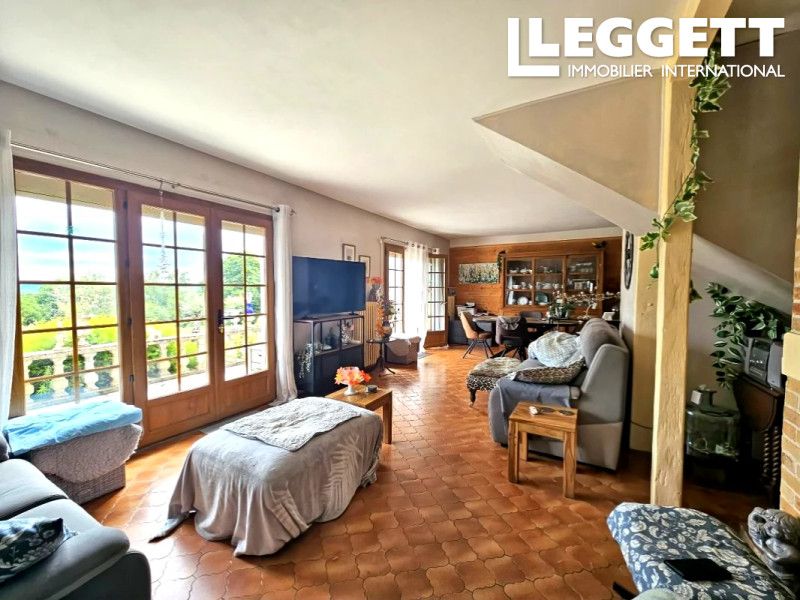 Property photo 3 of 10