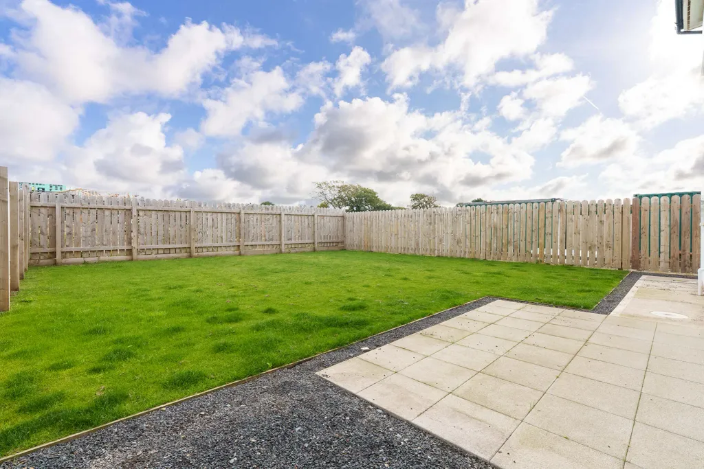 Property photo 2 of 24