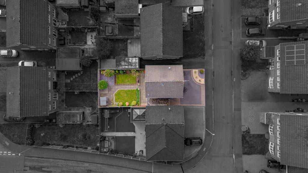 Property photo 2 of 25