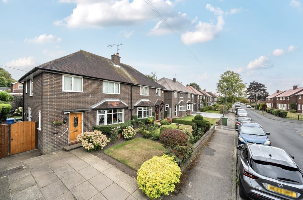 Property photo 1 of 12 External - 104 Old Meadow Lane - Ewemove Sale
