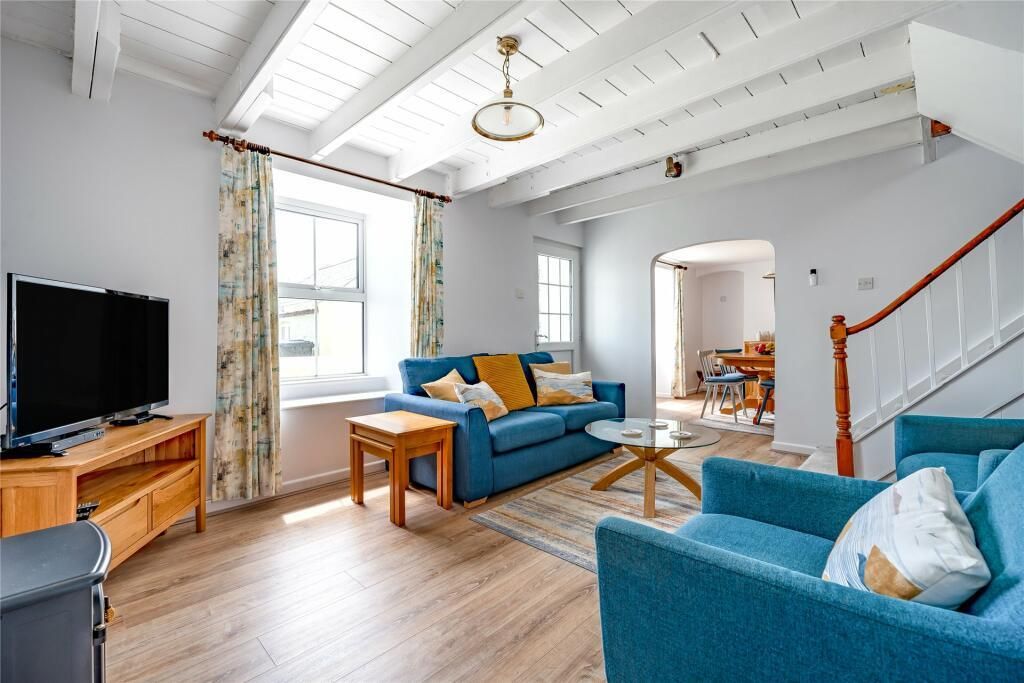 Property photo 2 of 33