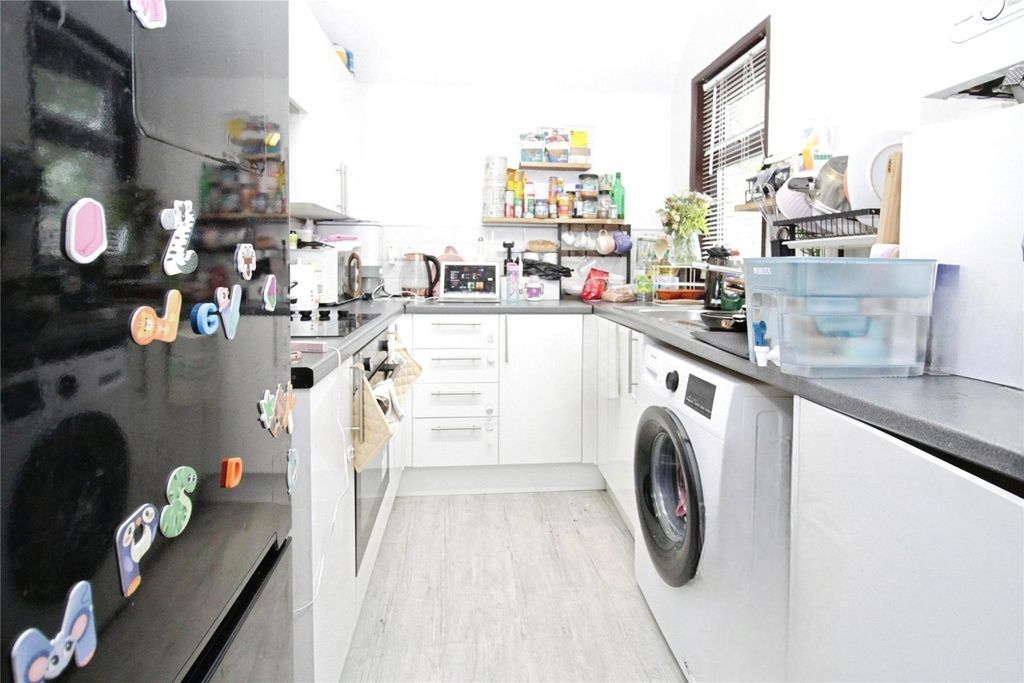 Property photo 3 of 11 Picture No. 13