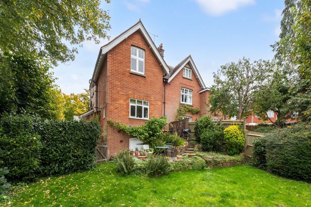 Additional image 21 of 6 bed semi-detached house for salePaddockhall Road, Haywards Heath RH16