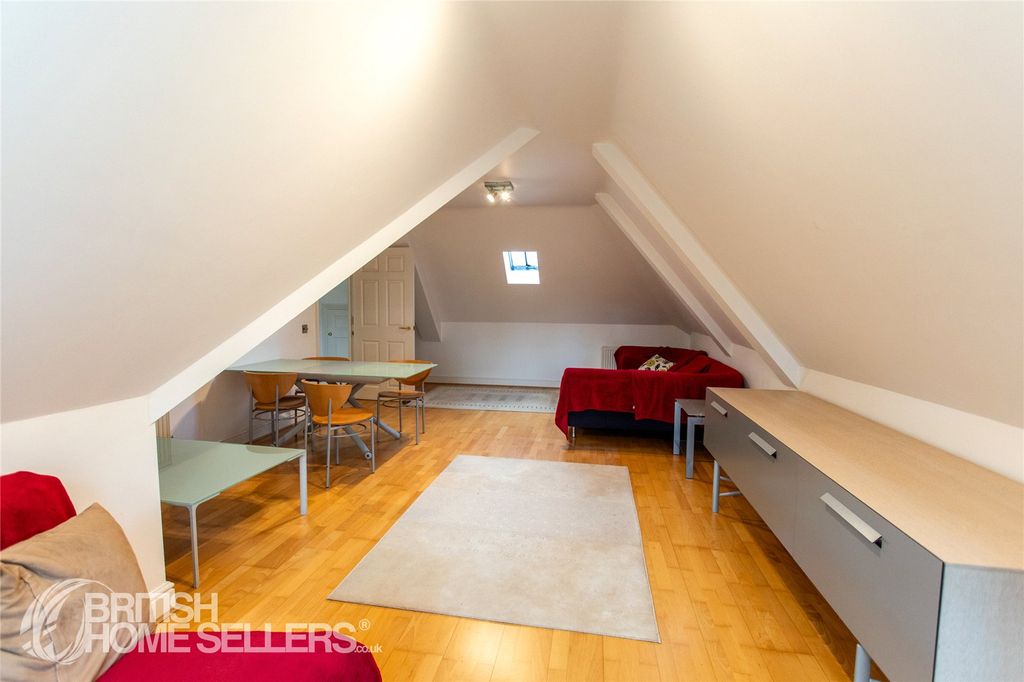 Property photo 3 of 29 Picture No. 35