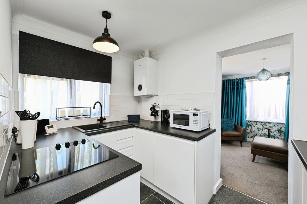 Property photo 3 of 22 Pbox-Img.Jpg