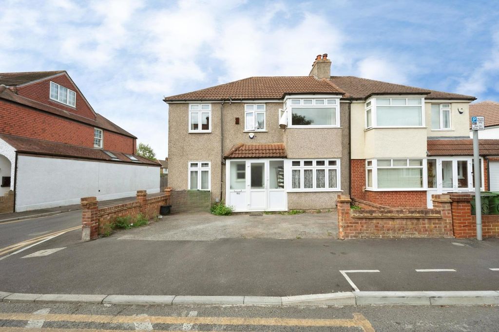 Property photo 1 of 19 Front