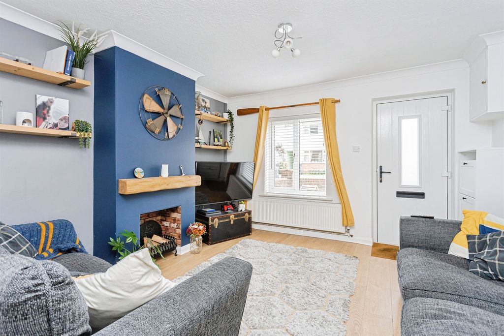 Property photo 2 of 19