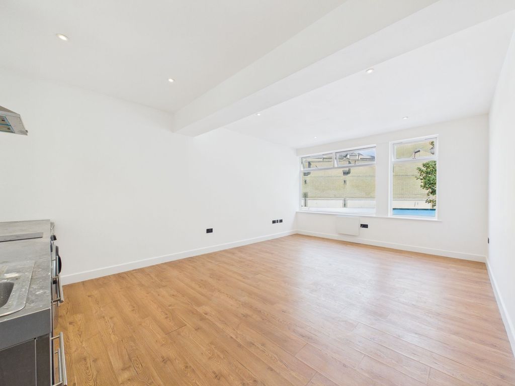 Property photo 2 of 6 Open Plan Lounge