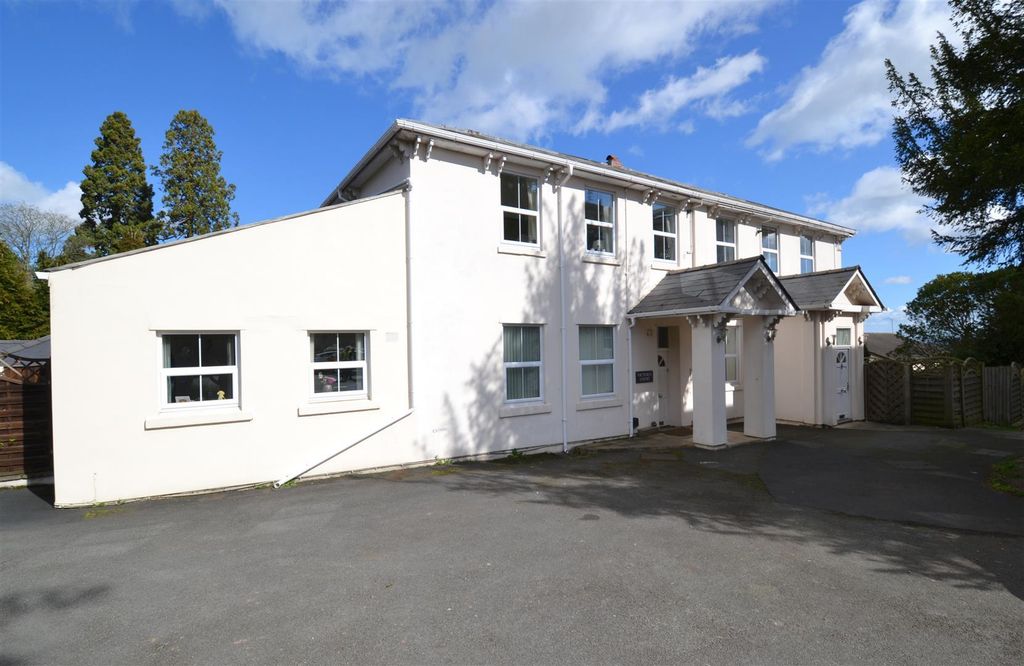 Property photo 1 of 9 Victoria Court.Jpg