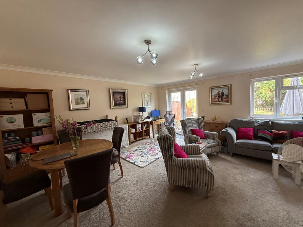 Property photo 2 of 8
