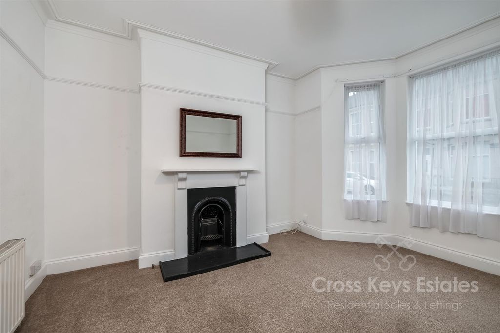 Property photo 3 of 17 Living Room