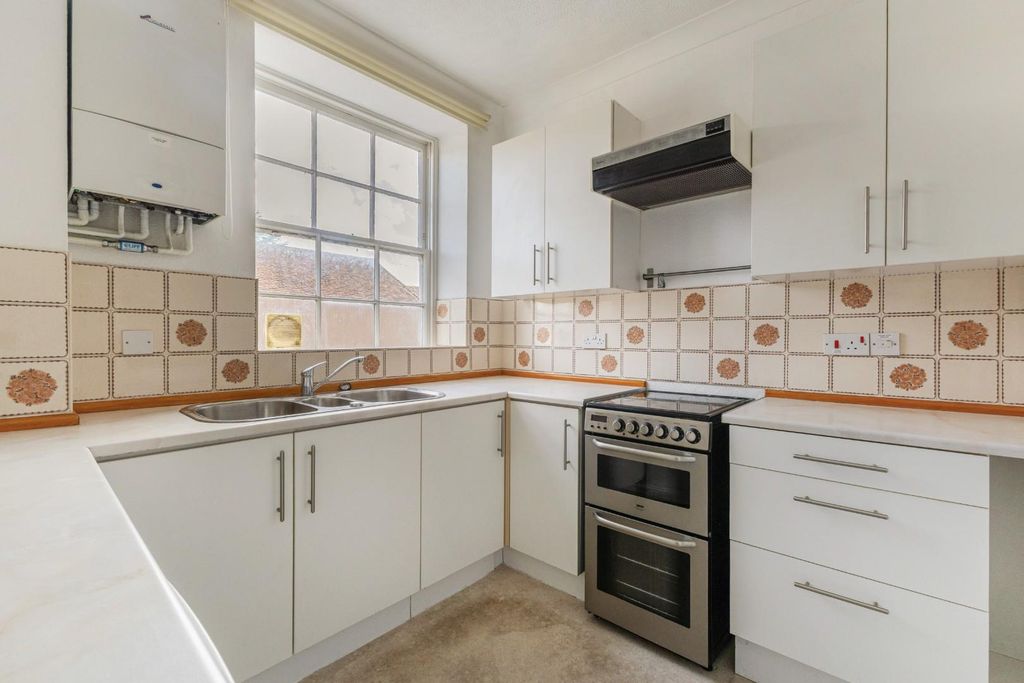 Property photo 3 of 15 102354_137 The Close-8.Jpg